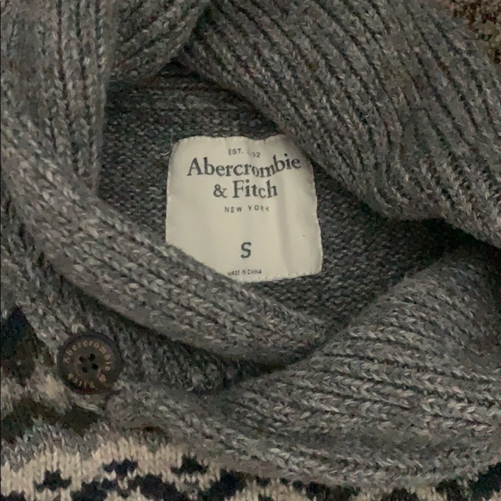 Sweater - Picture 2 of 4